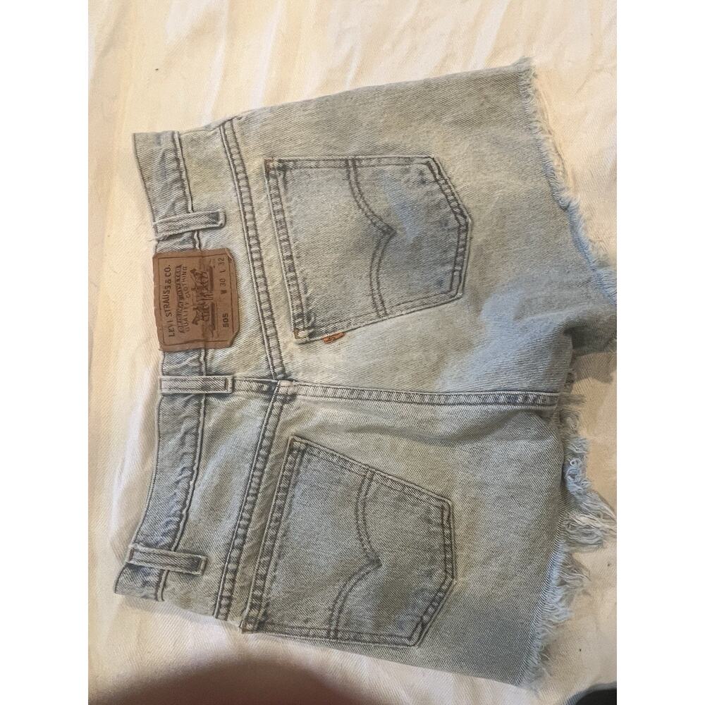 Levis 505 Vintage Shorts Womens Size 30 Light Wash Denim Cutoff USA - Picture 7 of 12